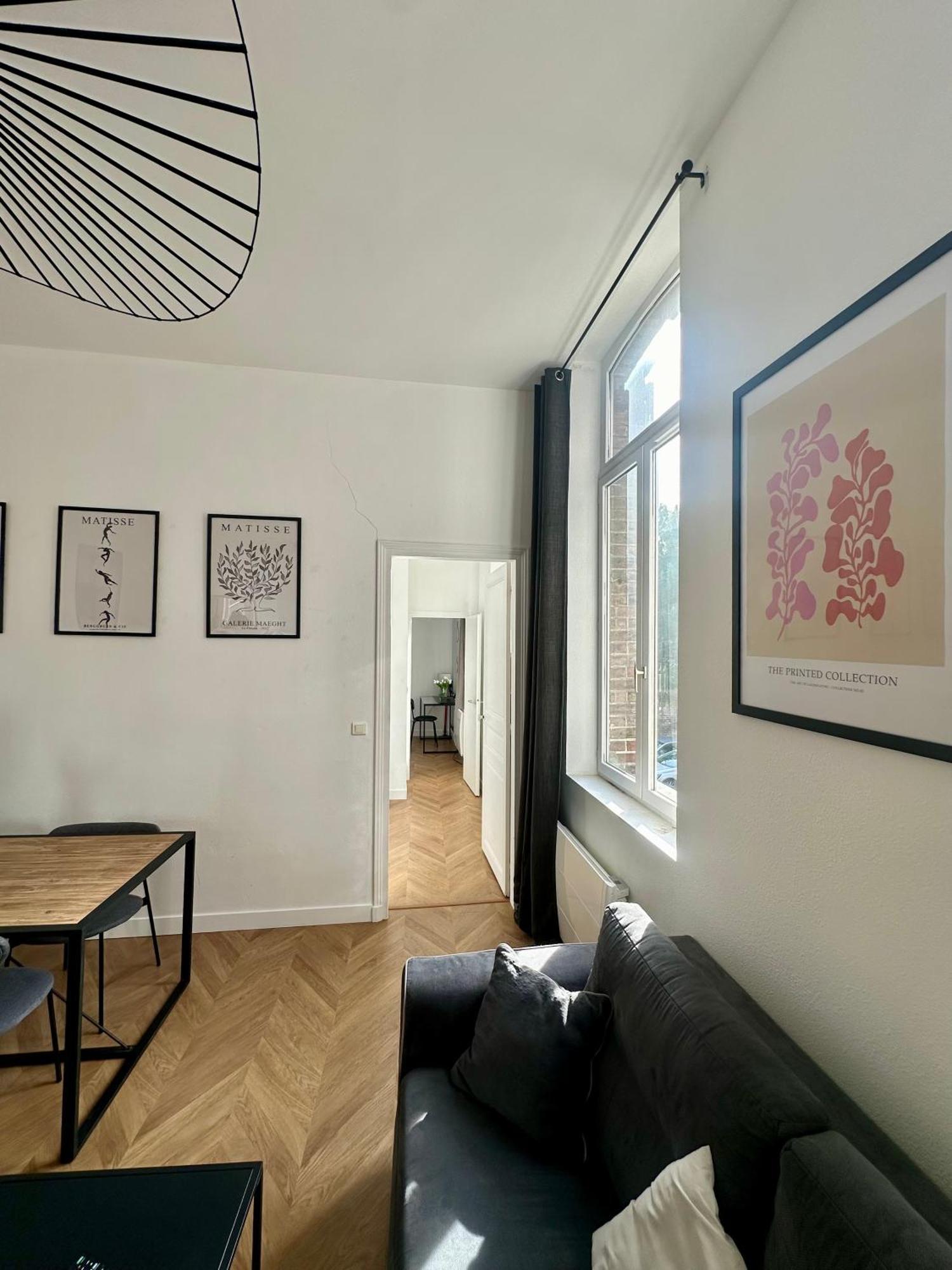 אמיינס Spacieux Appt Haussmannien Parking Prive מראה חיצוני תמונה